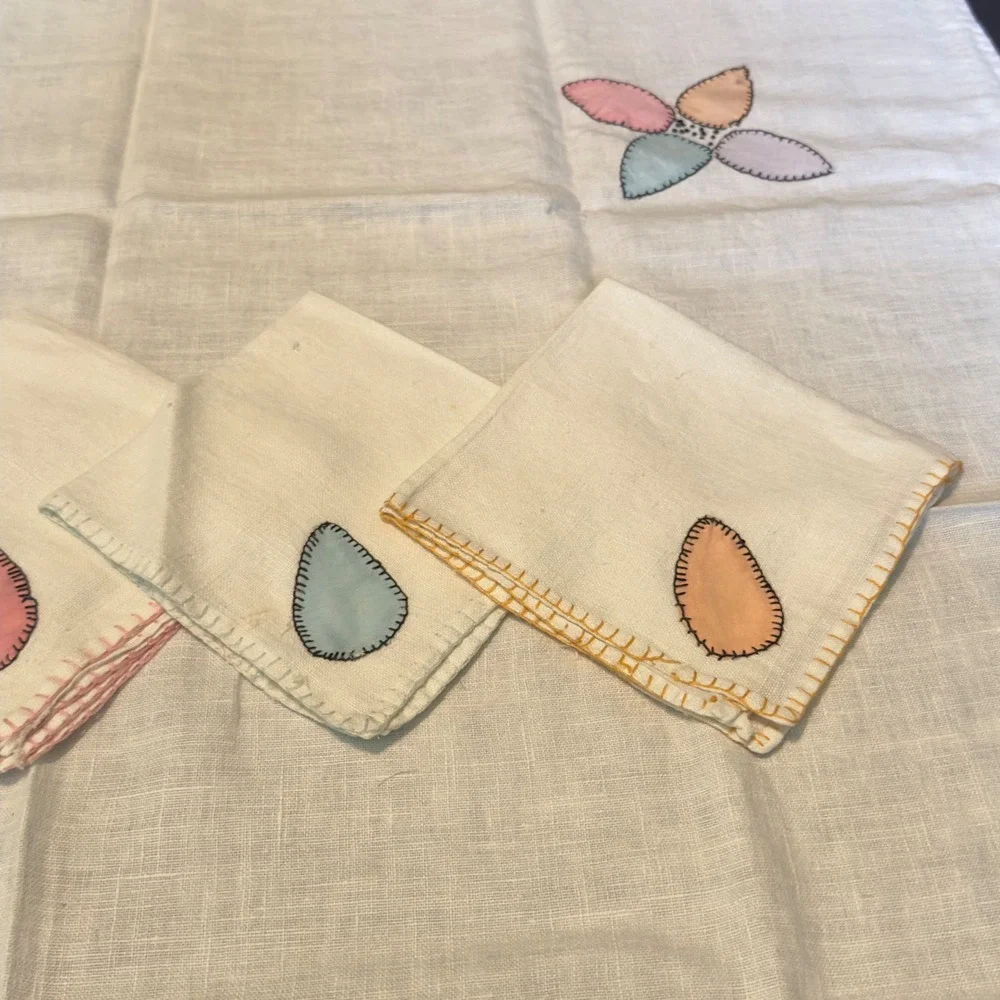 Vintage Tablecloth 30x30 & Napkin Set White Pastel Applique Floral Linen 5pc Set
